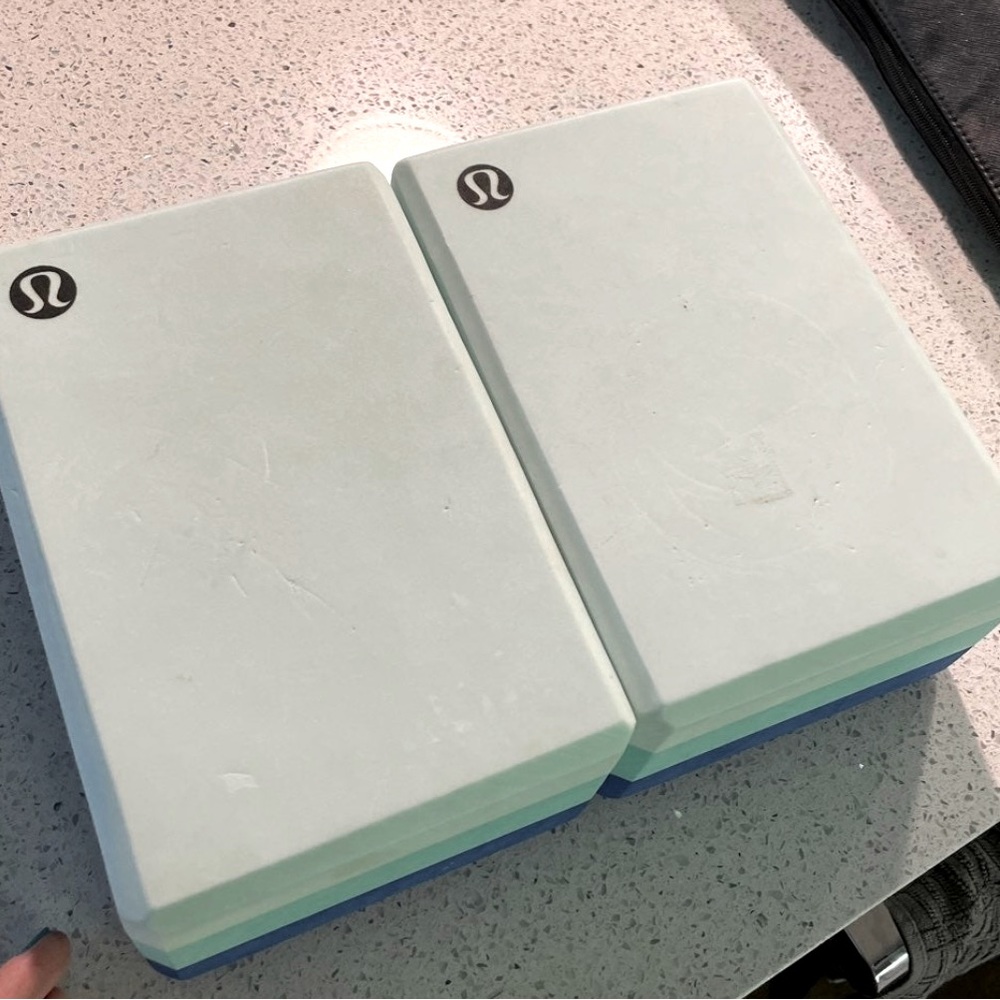 Lululemon foam blocks